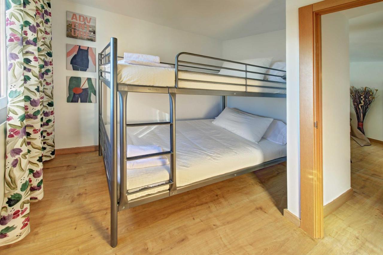 Apartament Pau Casals, 2 Min Walk From The Sea & Sea View Lloret de Mar Exterior photo