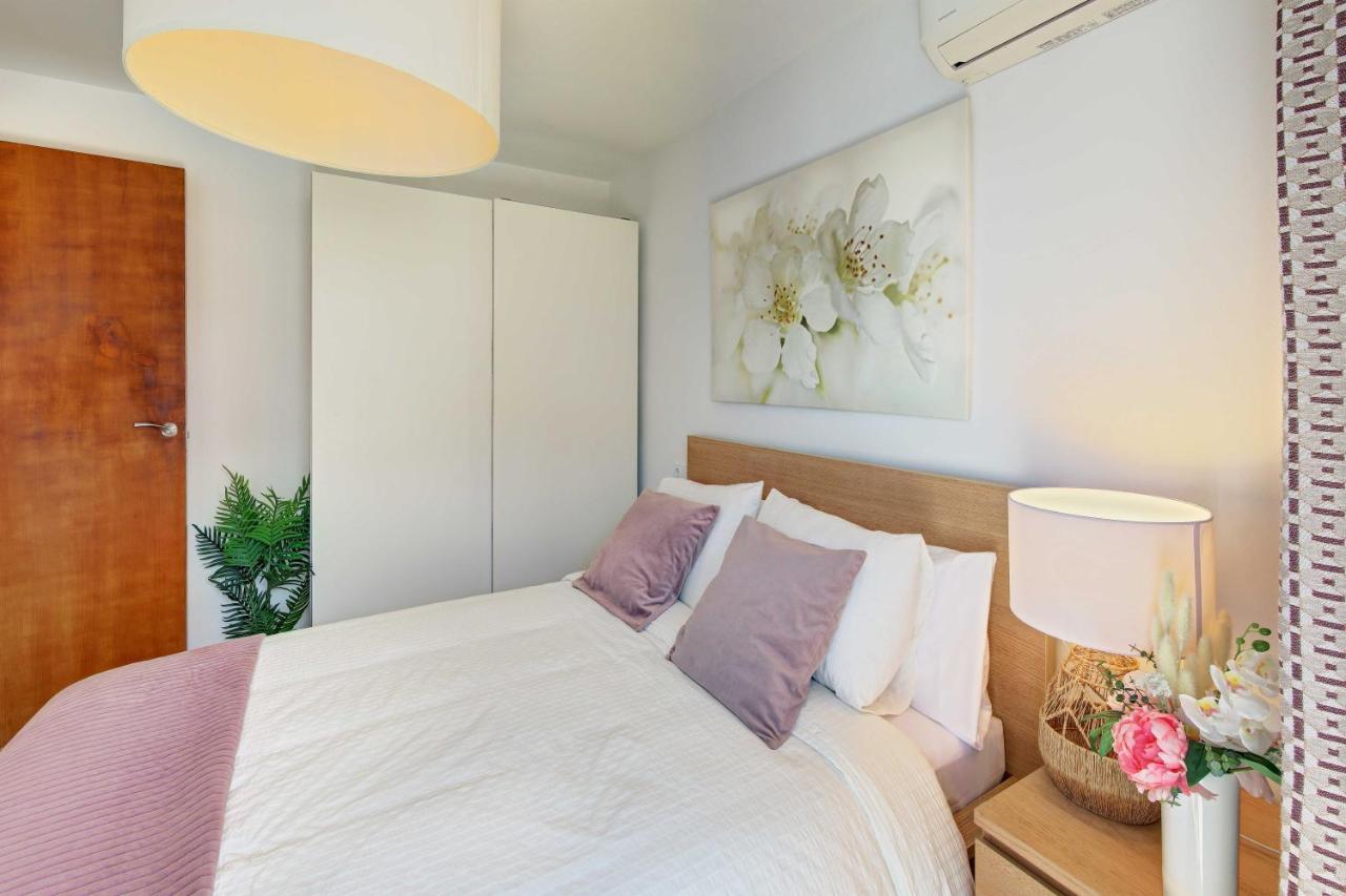Apartament Pau Casals, 2 Min Walk From The Sea & Sea View Lloret de Mar Exterior photo