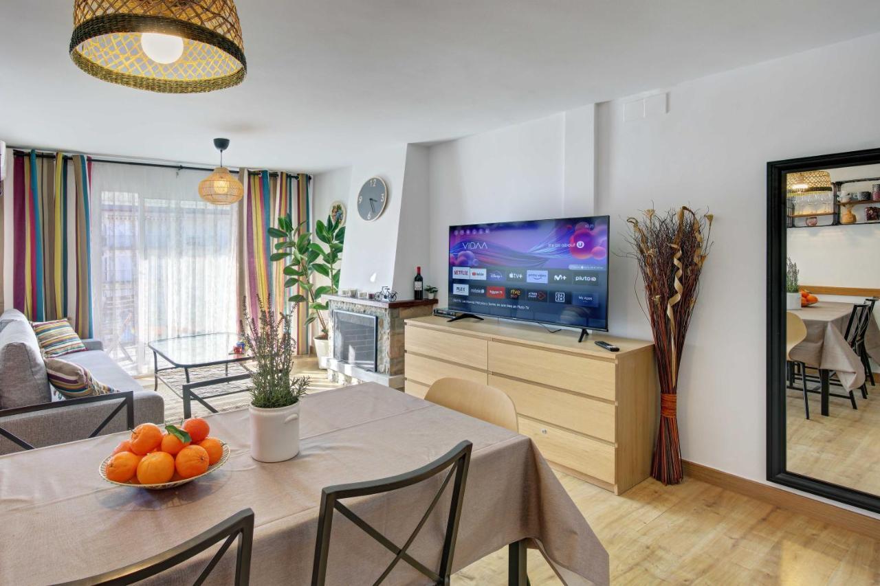 Apartament Pau Casals, 2 Min Walk From The Sea & Sea View Lloret de Mar Exterior photo